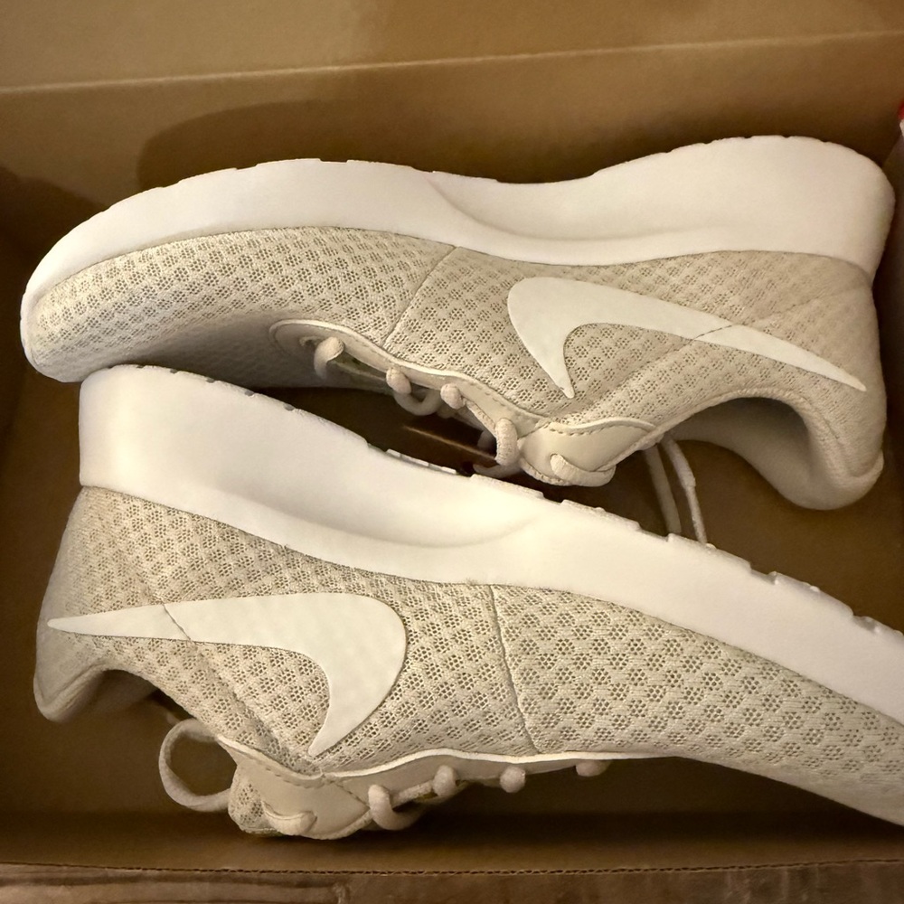 Nike Women's Tanjun Sneakers